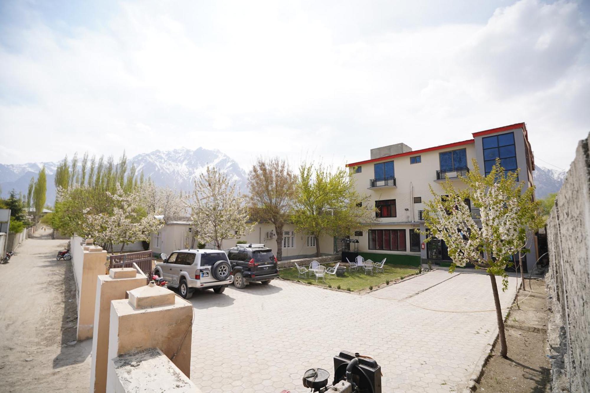 Green Orchard Skardu Exterior photo